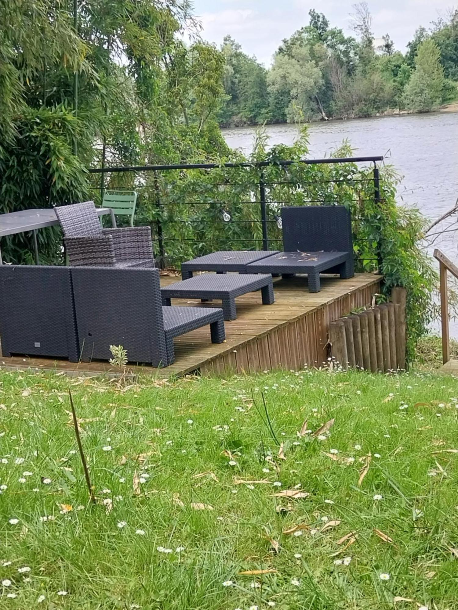 Les Seringats Poissy Exterior foto